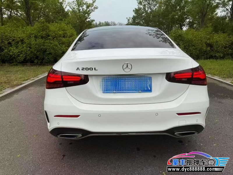 24年奔驰A轿车抵押车出售