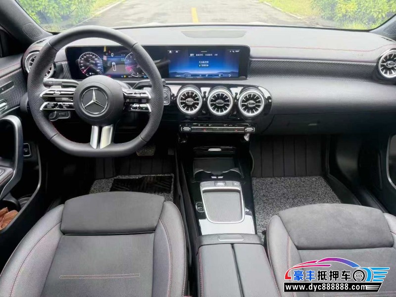 24年奔驰A轿车抵押车出售