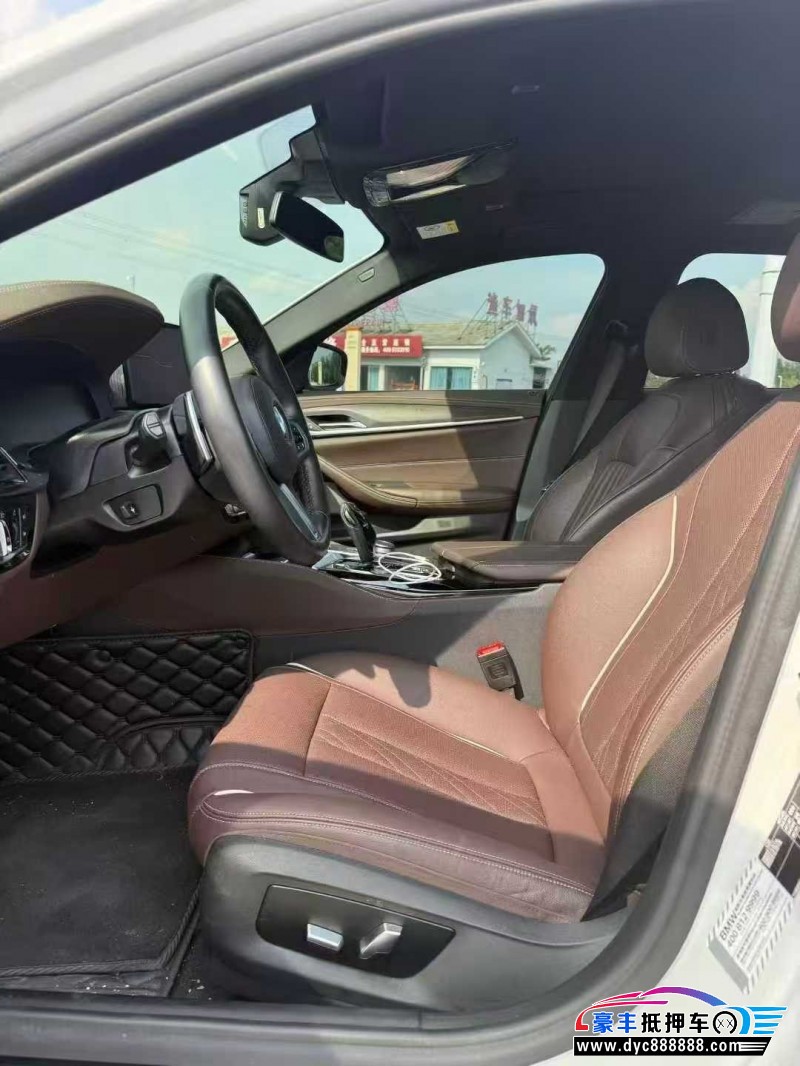 22年宝马5系轿车抵押车出售