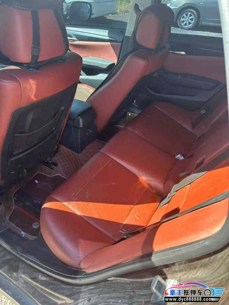 12年宝马X1轿车抵押车出售