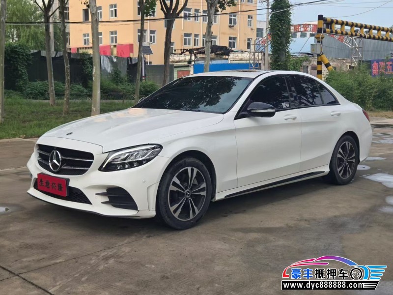19年奔驰C轿车抵押车出售