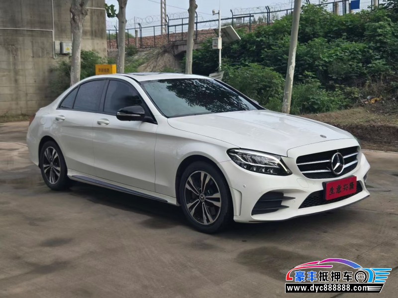 19年奔驰C轿车抵押车出售