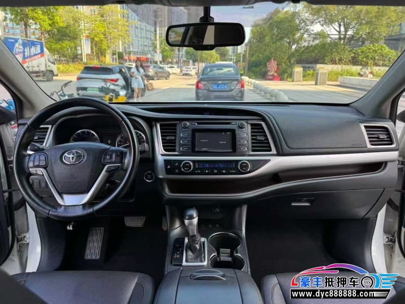 17年丰田汉兰达轿车抵押车出售