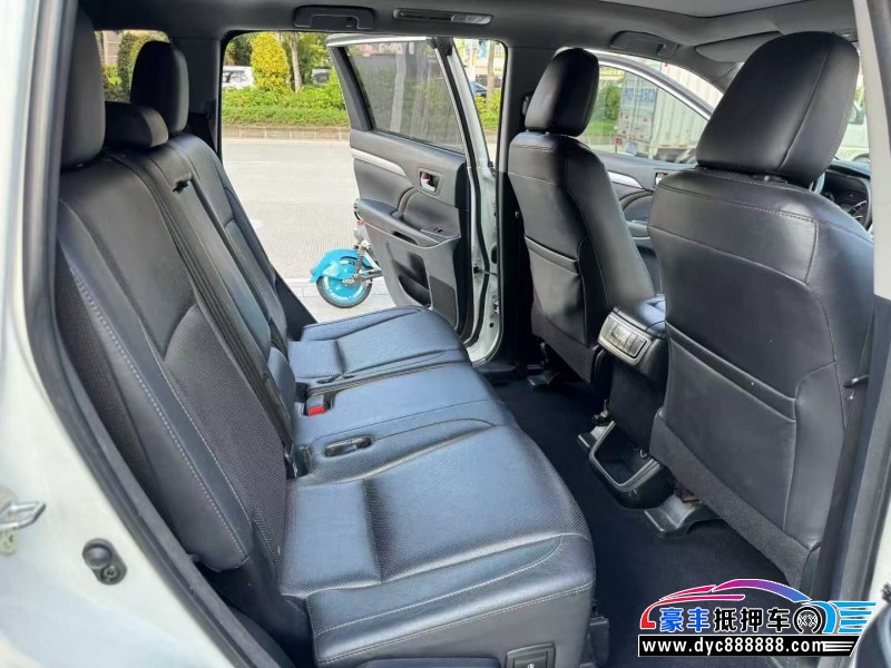 17年丰田汉兰达轿车抵押车出售