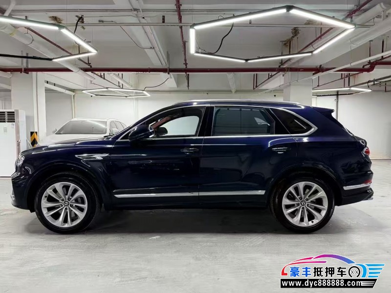 25年宾利添越轿车抵押车出售