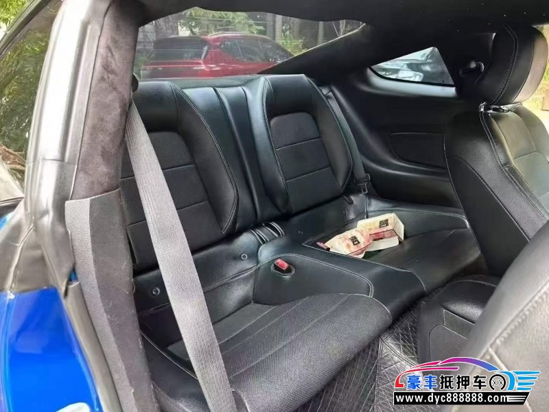 17年福特野马轿车抵押车出售