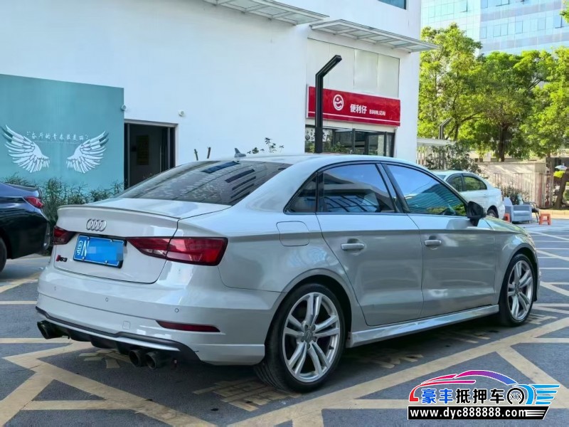 17年奥迪S3轿车抵押车出售