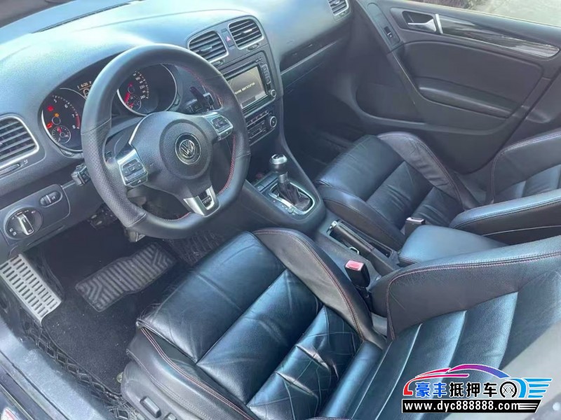 14年大众高尔夫轿车抵押车出售