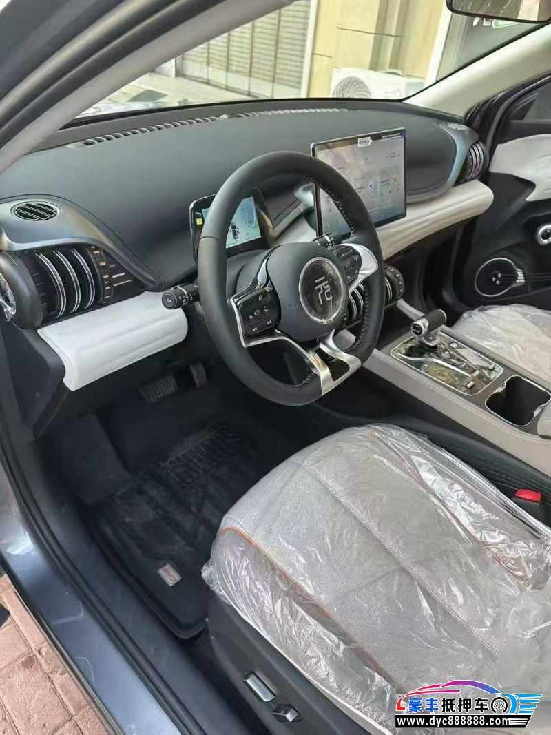 25年比亚迪元轿车抵押车出售