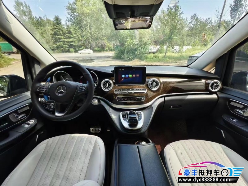 17年奔驰V轿车抵押车出售