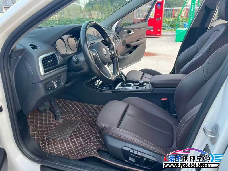 20年宝马1系轿车抵押车出售