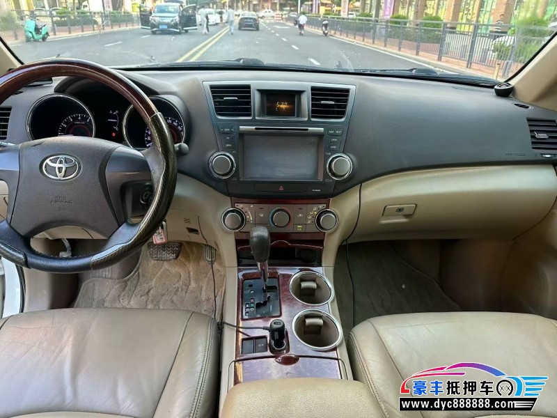 14年丰田汉兰达轿车抵押车出售