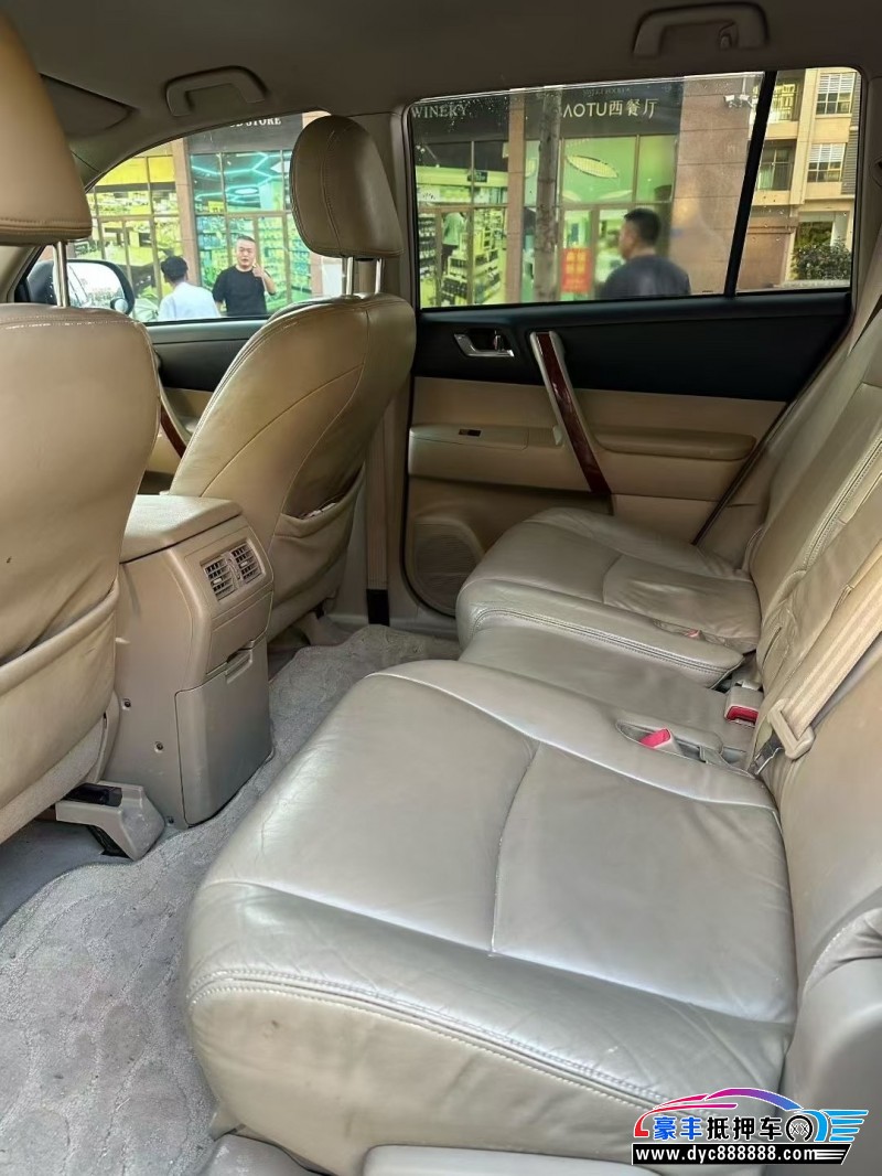 14年丰田汉兰达轿车抵押车出售