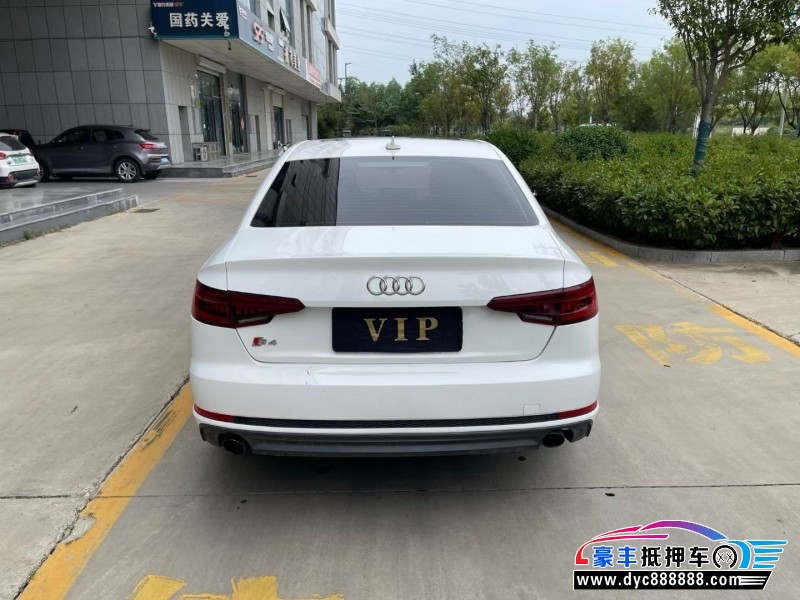 18年奥迪A4L轿车抵押车出售