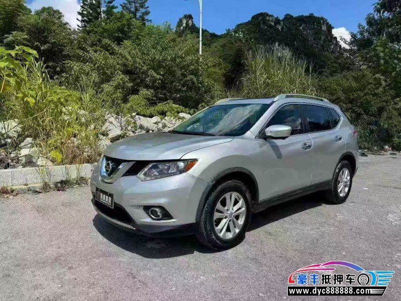 14年日产奇骏轿车抵押车出售