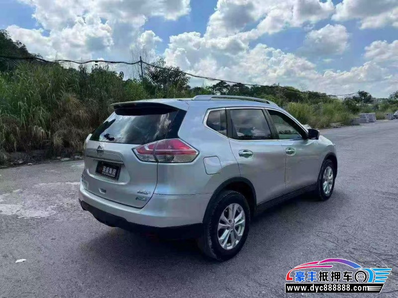 14年日产奇骏轿车抵押车出售