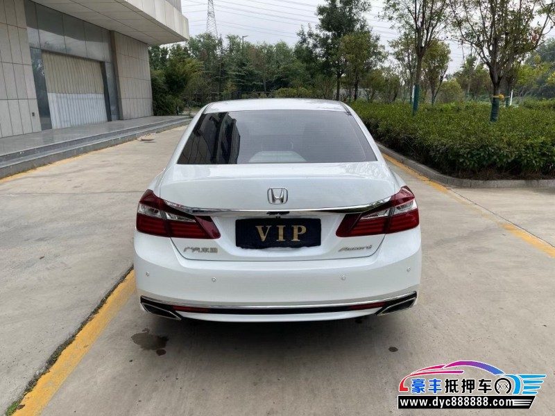 16年本田雅阁轿车抵押车出售