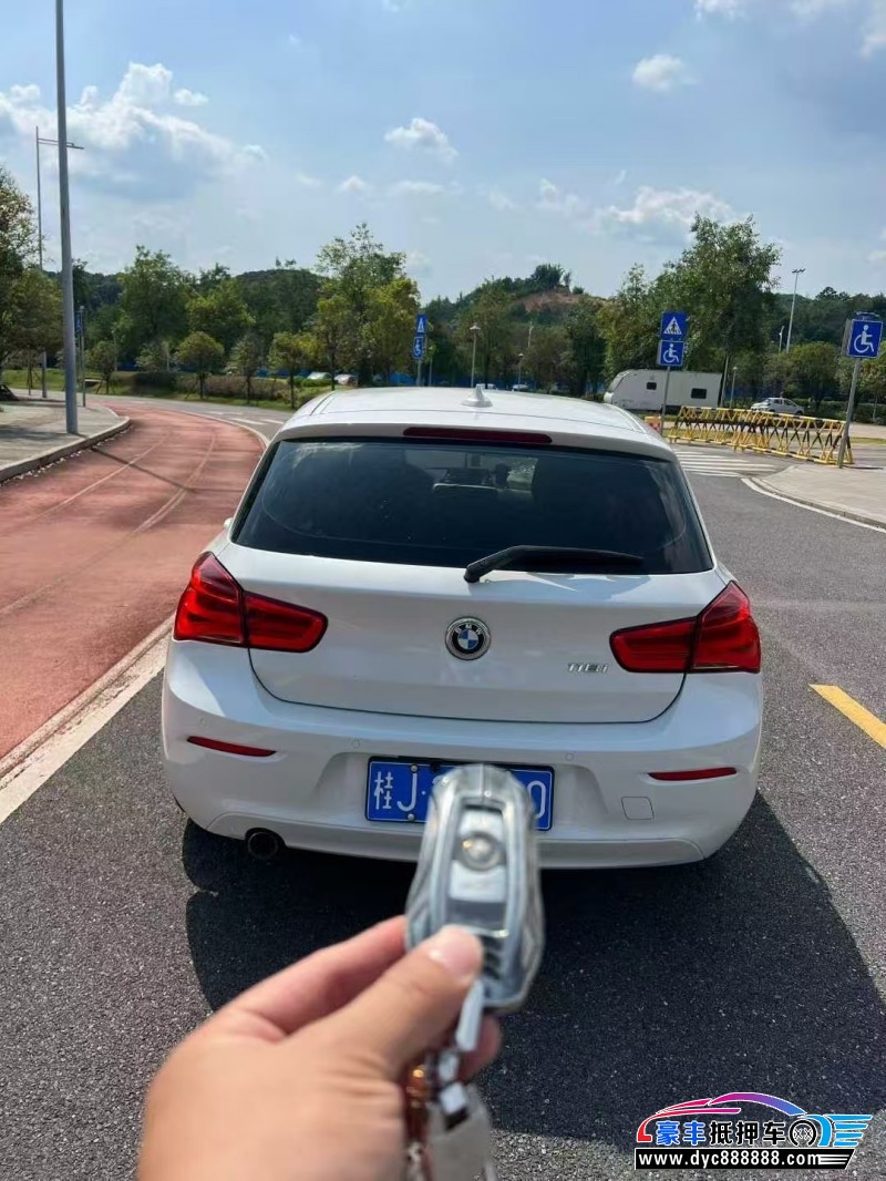 18年宝马1系轿车抵押车出售