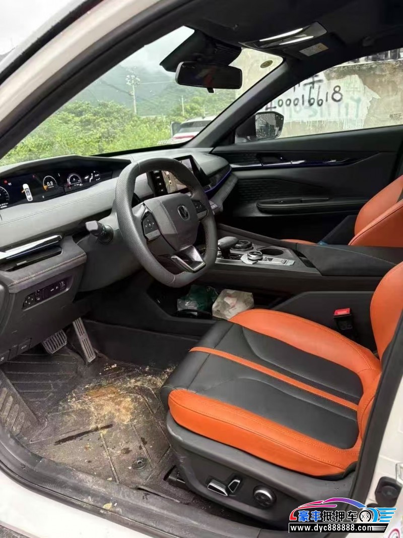 24年长安长安UNI轿车抵押车出售