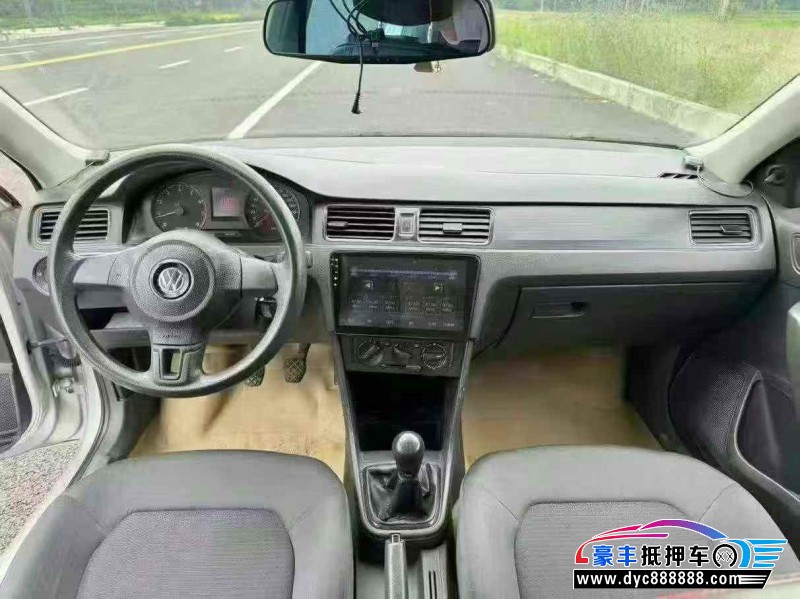 15年大众桑塔纳轿车抵押车出售