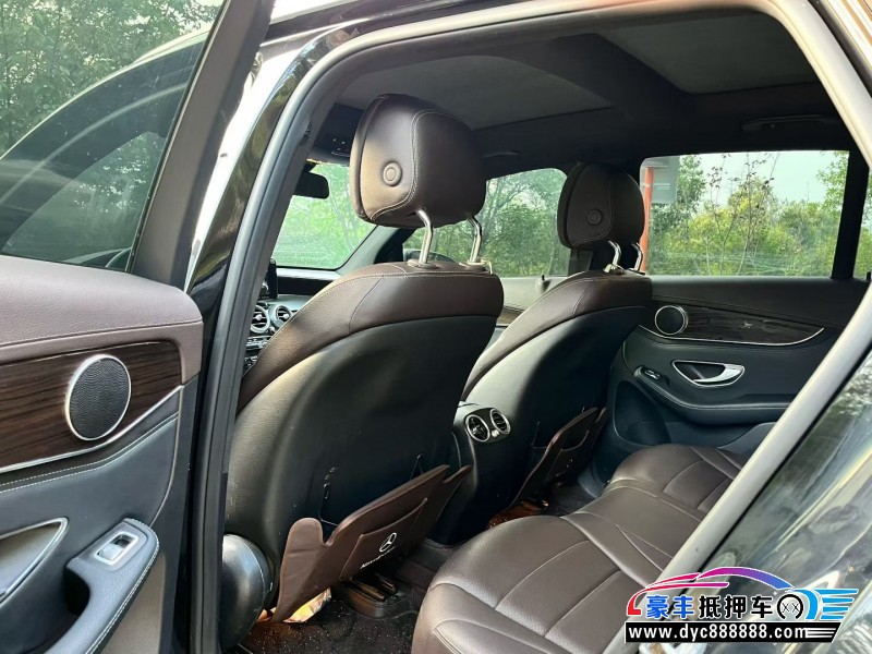 17年奔驰GLC轿车抵押车出售