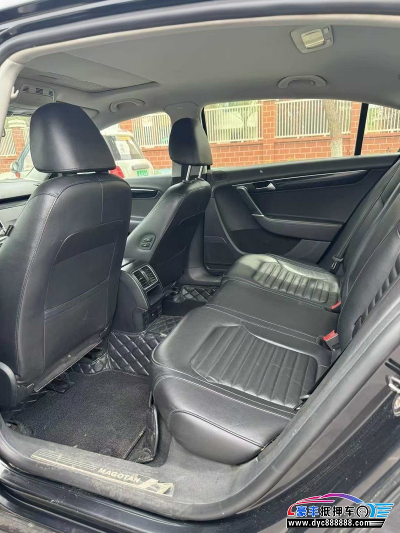 14年大众迈腾轿车抵押车出售