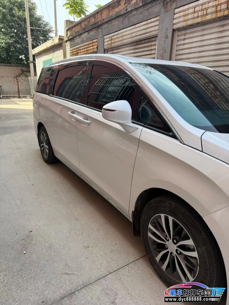 22年别克GL8轿车抵押车出售