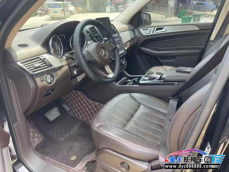 19年奔驰GLS轿车抵押车出售