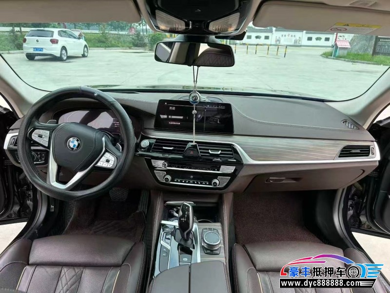 20年宝马5系轿车抵押车出售