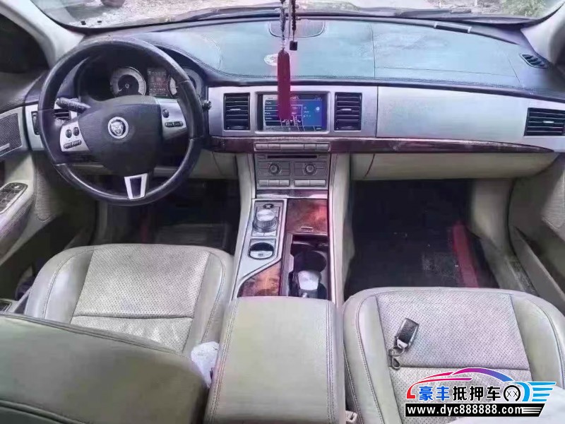 10年捷豹XF轿车抵押车出售