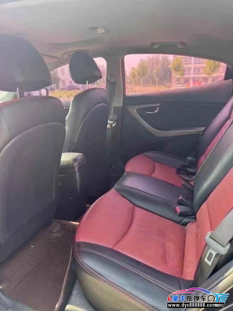 14年现代朗动轿车抵押车出售