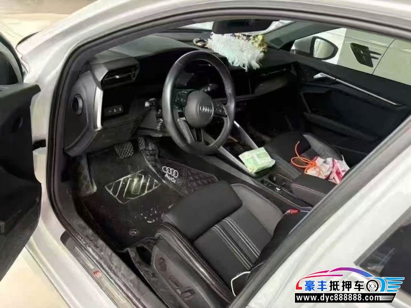 24年奥迪A3轿车抵押车出售