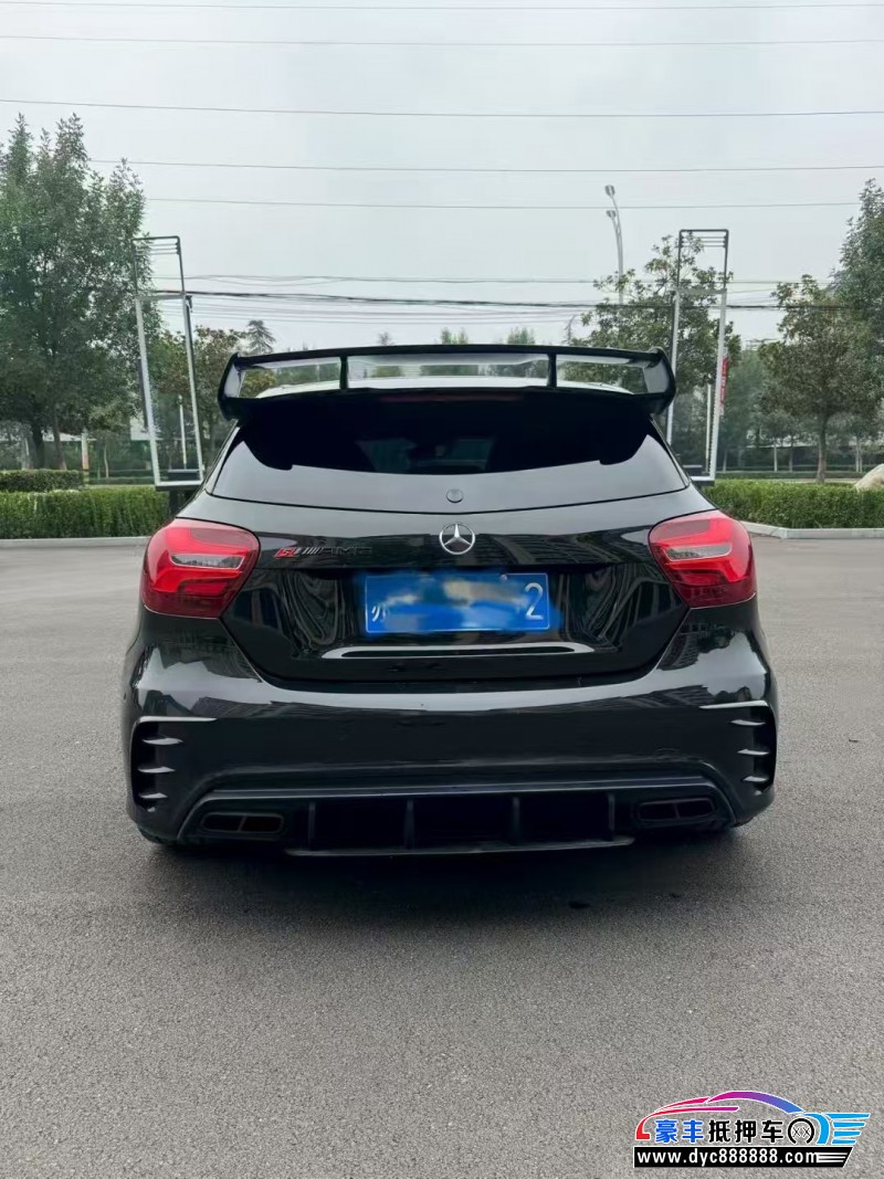 18年奔驰GLA轿车抵押车出售