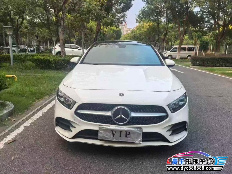 20年奔驰A轿车抵押车出售