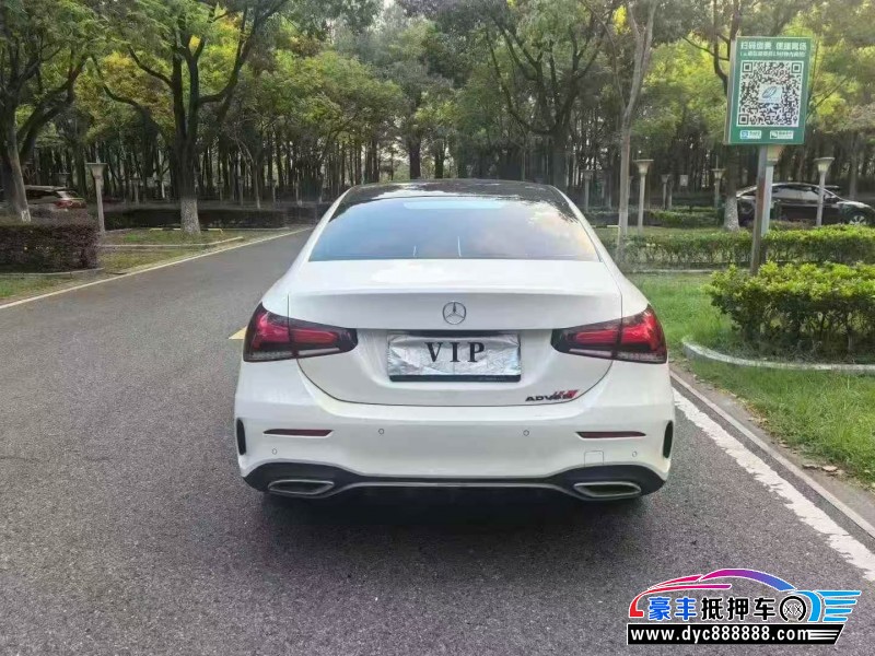 20年奔驰A轿车抵押车出售