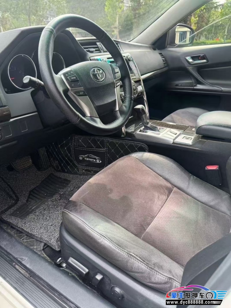 15年丰田锐志轿车抵押车出售