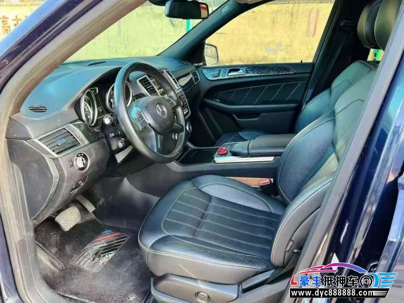 16年奔驰GL轿车抵押车出售