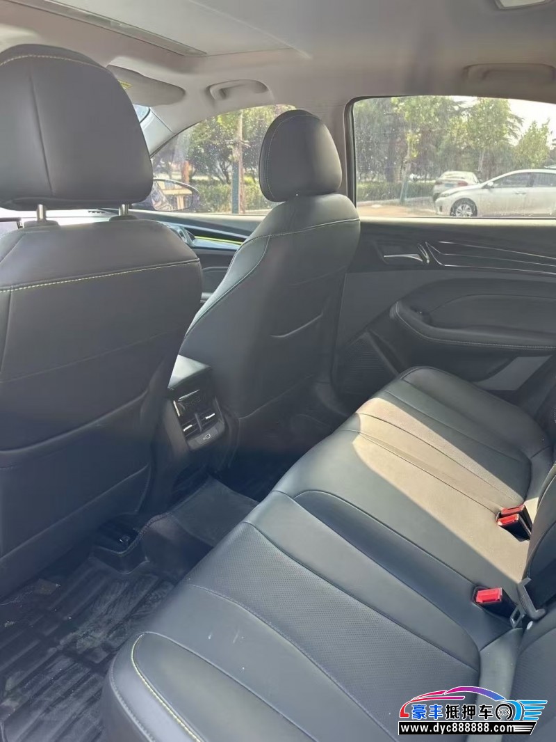 22年荣威i5轿车抵押车出售