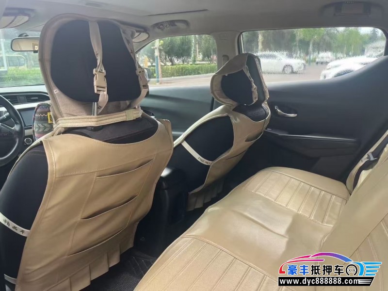 16年日产蓝鸟轿车抵押车出售