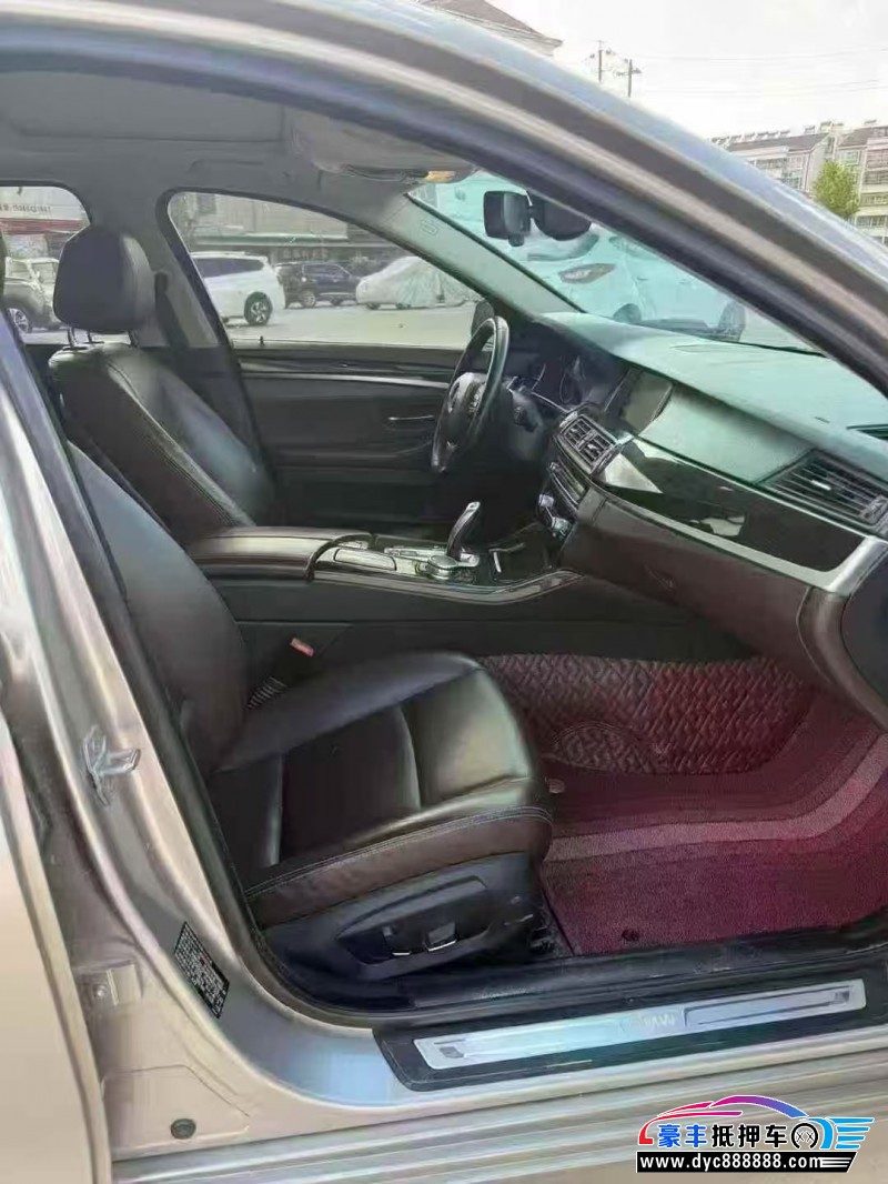 17年宝马5系轿车抵押车出售