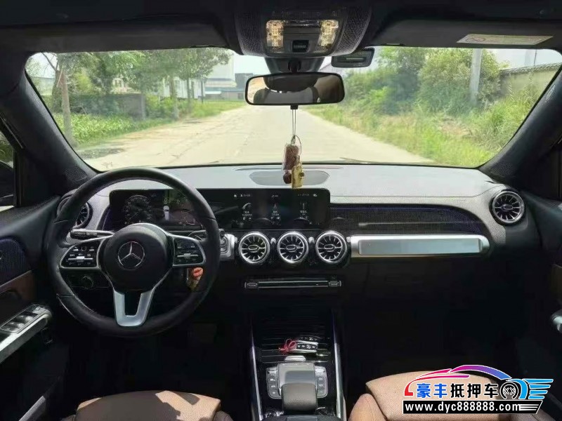 23年奔驰GLB轿车抵押车出售