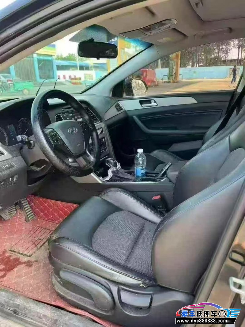 17年现代索纳塔轿车抵押车出售