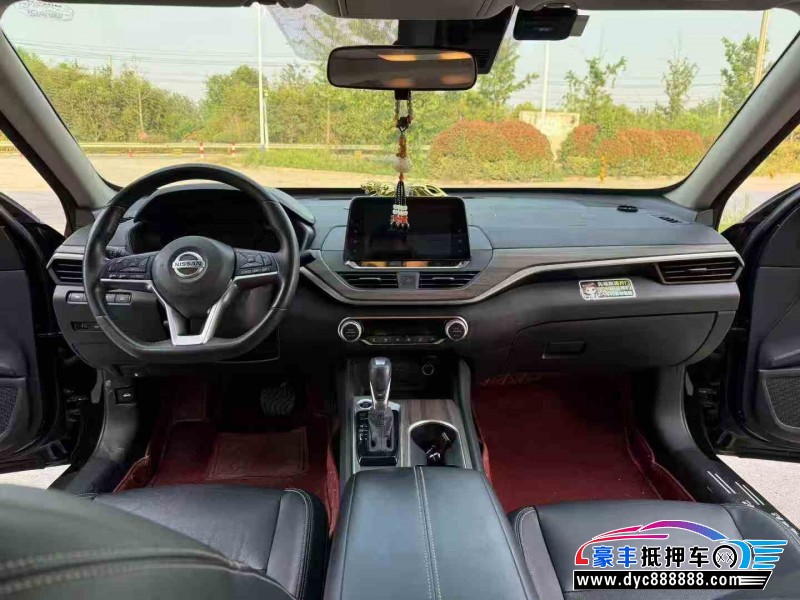 22年日产天籁轿车抵押车出售