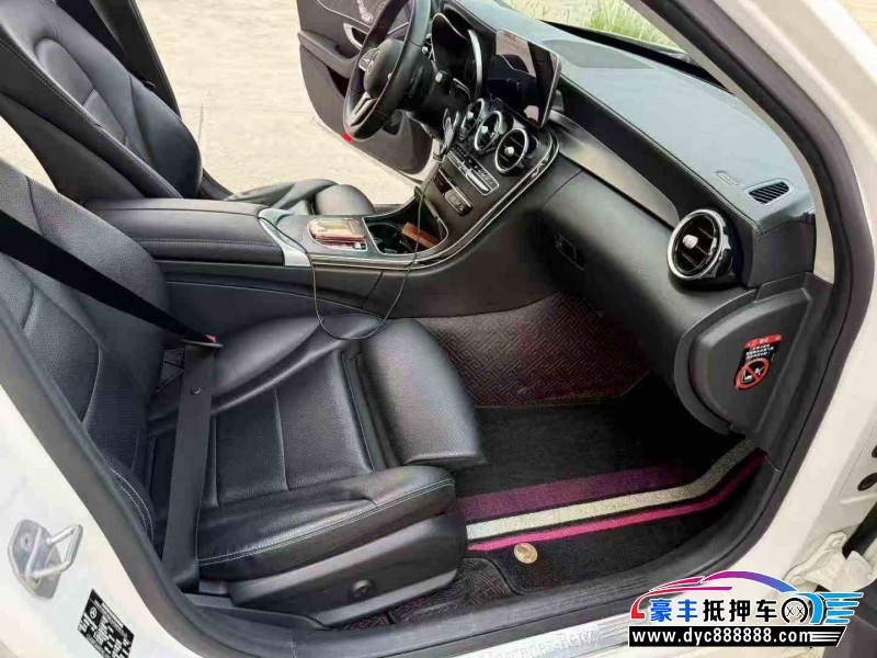 19年奔驰C轿车抵押车出售