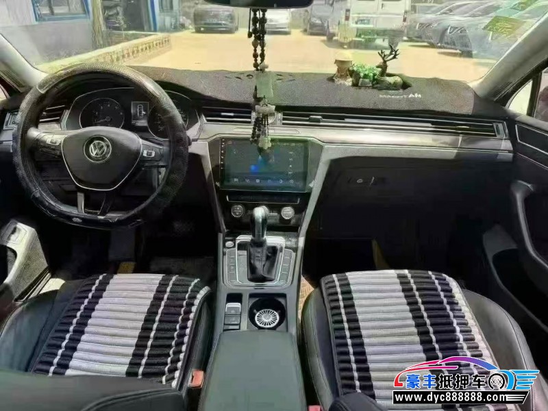 17年大众迈腾轿车抵押车出售