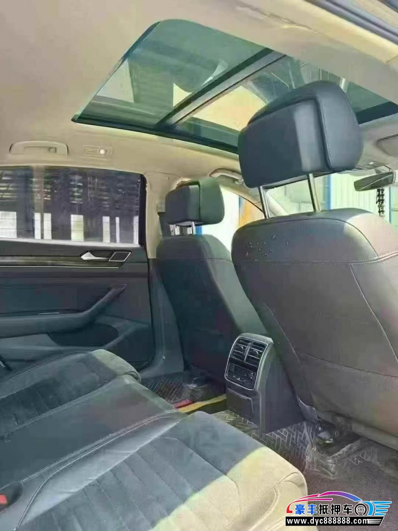 17年大众迈腾轿车抵押车出售