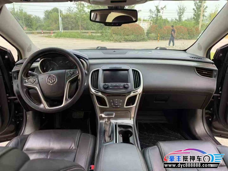 14年别克君越轿车抵押车出售