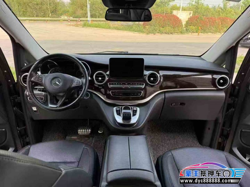 18年奔驰V轿车抵押车出售