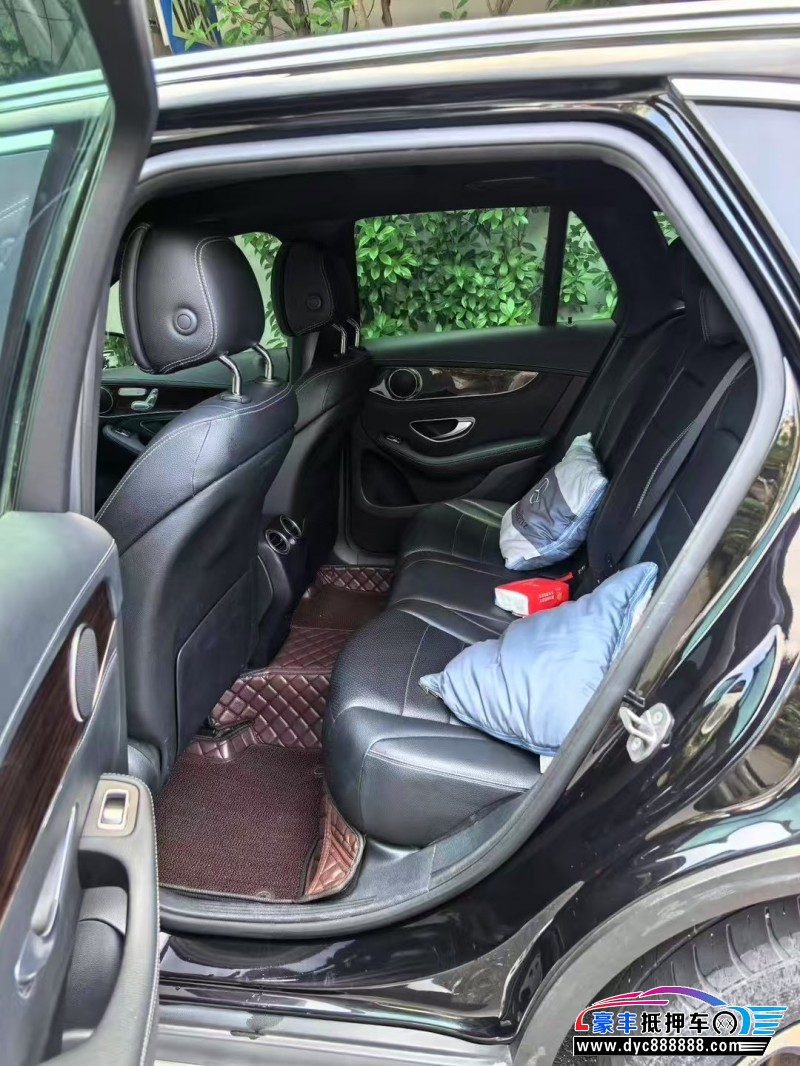 17年奔驰GLC轿车抵押车出售