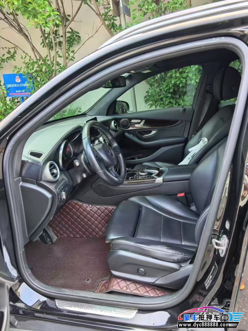 17年奔驰GLC轿车抵押车出售